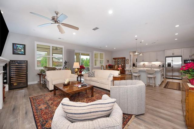 1350 Laurel Dr, Manteca, CA 95336