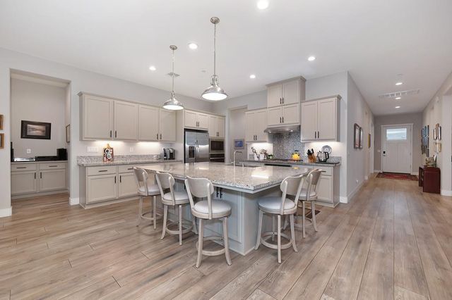 1350 Laurel Dr, Manteca, CA 95336