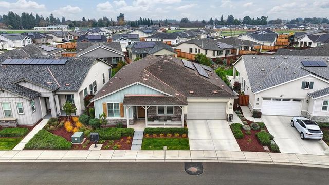 1350 Laurel Dr, Manteca, CA 95336