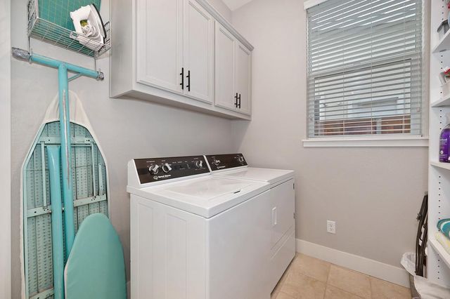 1350 Laurel Dr, Manteca, CA 95336