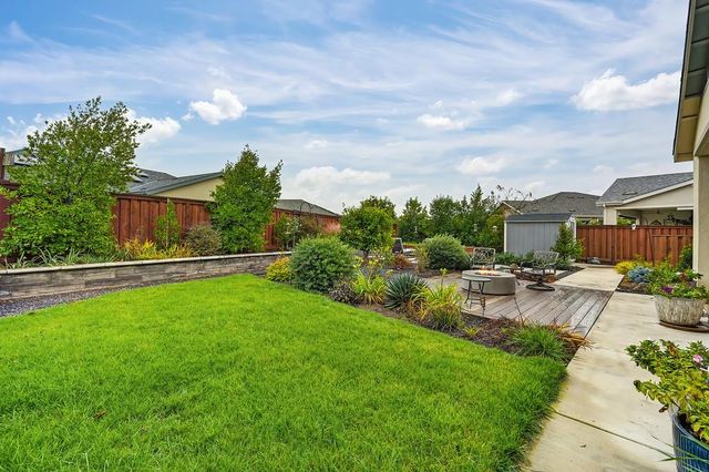 1350 Laurel Dr, Manteca, CA 95336