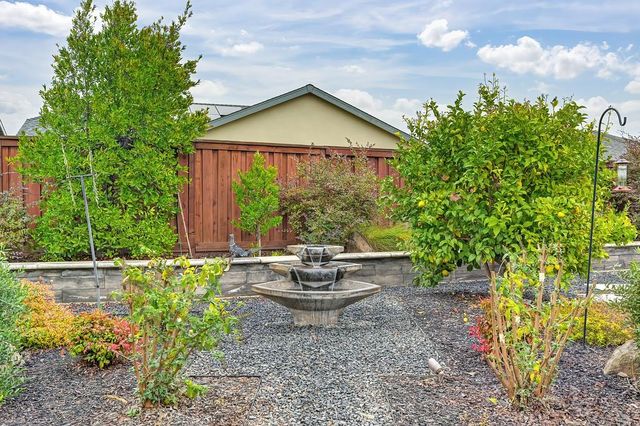 1350 Laurel Dr, Manteca, CA 95336