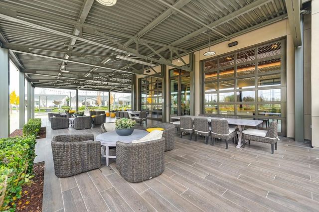 1350 Laurel Dr, Manteca, CA 95336