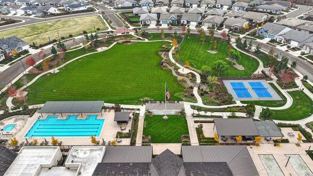 1350 Laurel Dr, Manteca, CA 95336