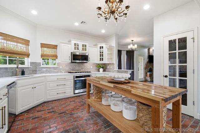 7855 E 116th Street N, Collinsville, OK 74021