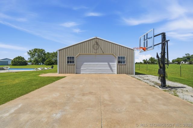 7855 E 116th Street N, Collinsville, OK 74021