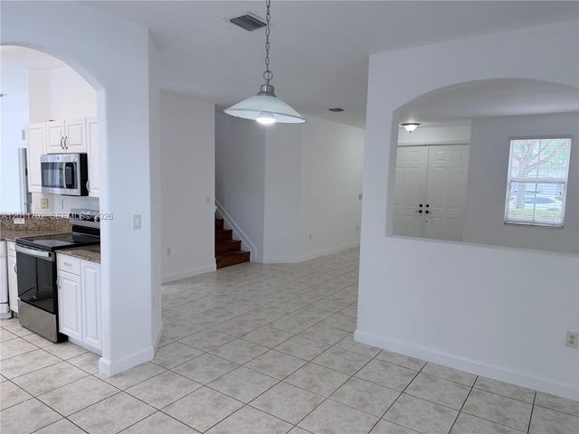 8720 NW 111th Ct, Doral, FL 33178