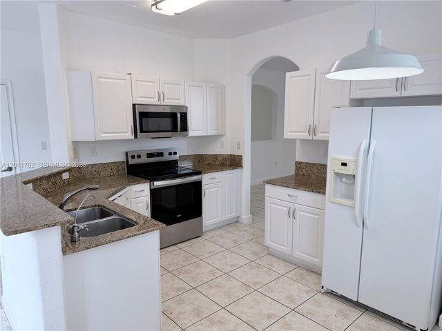 8720 NW 111th Ct, Doral, FL 33178