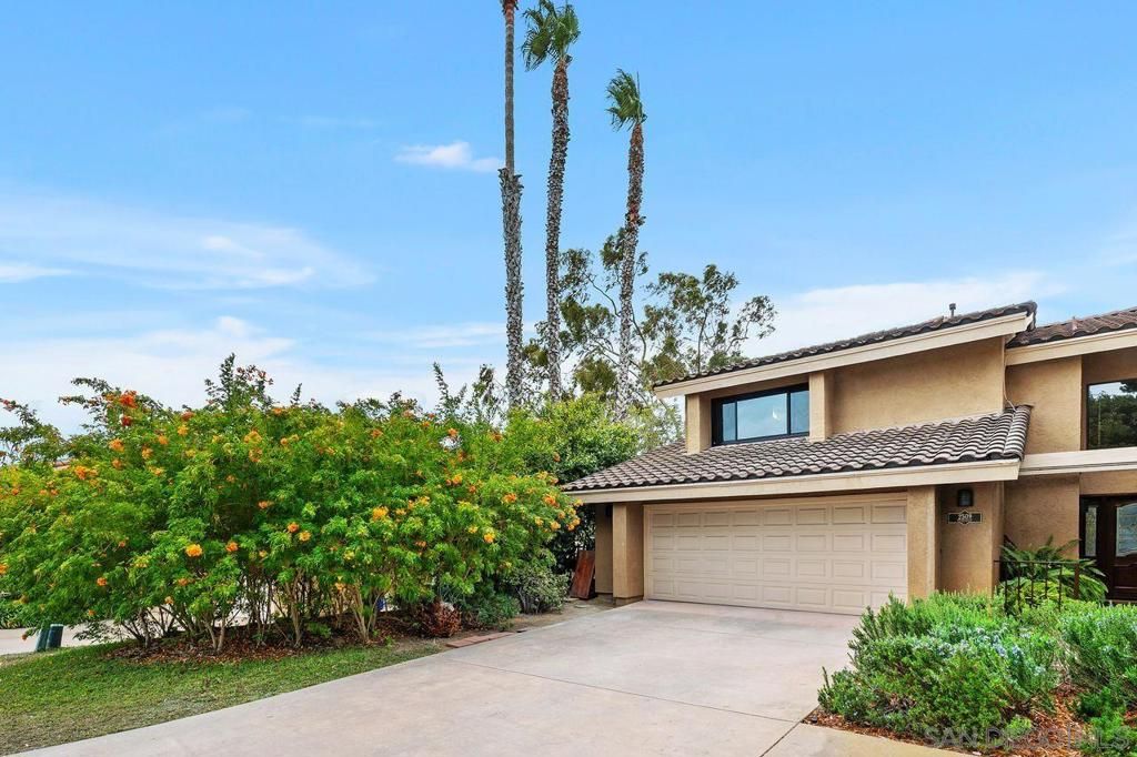 Image 1 of property listing at 2509 Caminito Muirfield, La Jolla, CA 92037