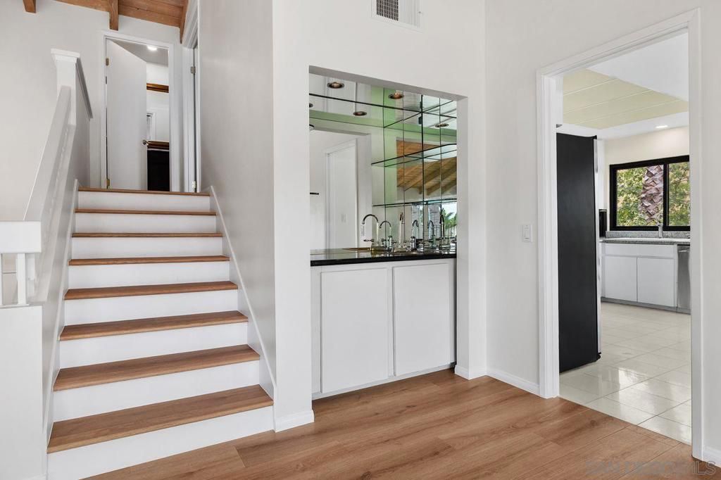 Image 14 of property listing at 2509 Caminito Muirfield, La Jolla, CA 92037