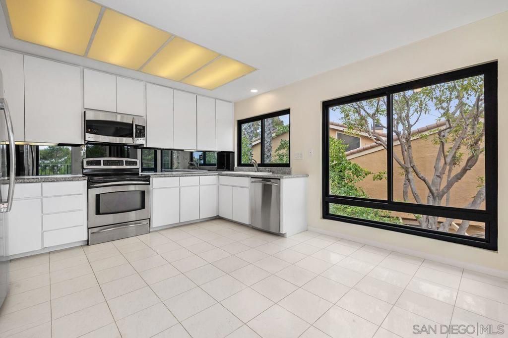 Image 48 of property listing at 2509 Caminito Muirfield, La Jolla, CA 92037