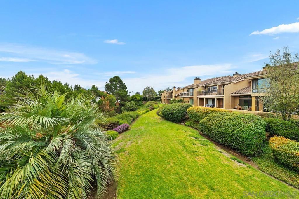 Image 5 of property listing at 2509 Caminito Muirfield, La Jolla, CA 92037