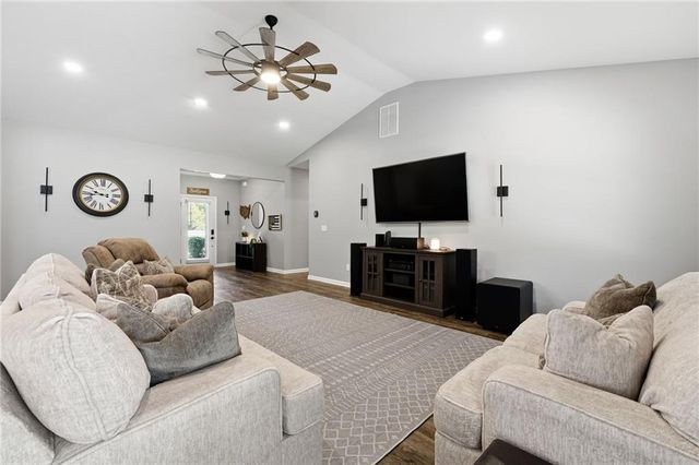 201 Cades Court, Mcdonough, GA 30252