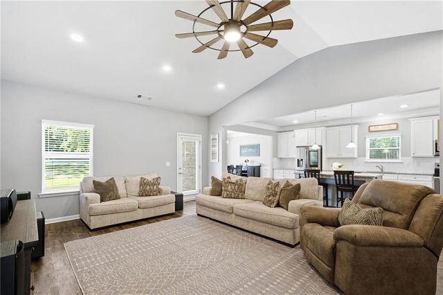 201 Cades Court, Mcdonough, GA 30252