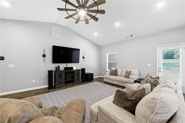 201 Cades Court, Mcdonough, GA 30252