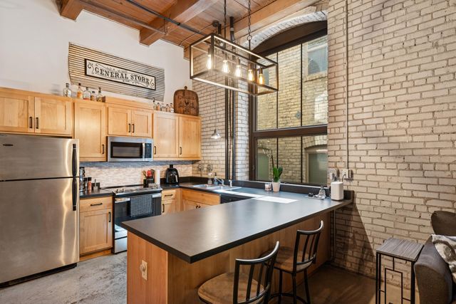 127 5th Street NE 106, Minneapolis, MN 55413