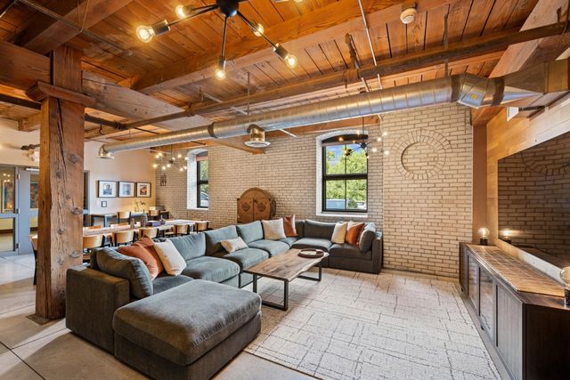 127 5th Street NE 106, Minneapolis, MN 55413