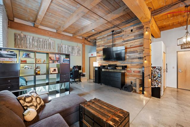 127 5th Street NE 106, Minneapolis, MN 55413