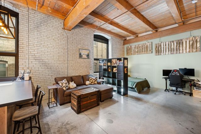 127 5th Street NE 106, Minneapolis, MN 55413