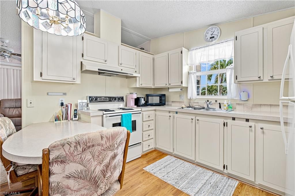 9270 Desoto DR, NORTH FORT MYERS, FL 33903 — photo 3