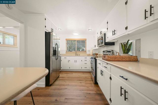 615 Flora St, Martinez, CA 94553
