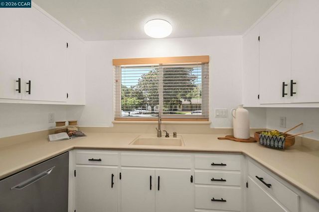 615 Flora St, Martinez, CA 94553