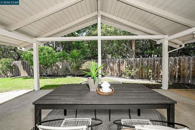615 Flora St, Martinez, CA 94553