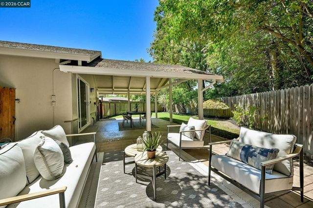 615 Flora St, Martinez, CA 94553