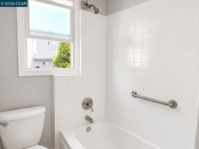 615 Flora St, Martinez, CA 94553