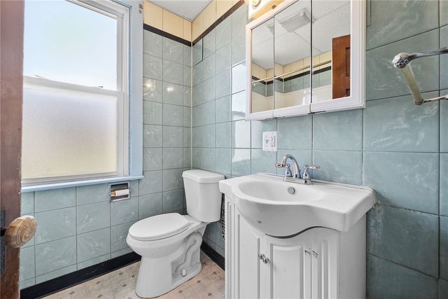 633 3rd St, Verona, PA 15147