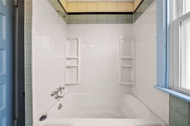 633 3rd St, Verona, PA 15147