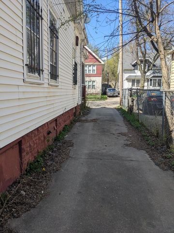 623 Ring STREET, Milwaukee, WI 53212