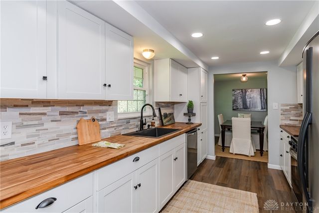 7148 Troy Pike, Huber Heights, OH 45424