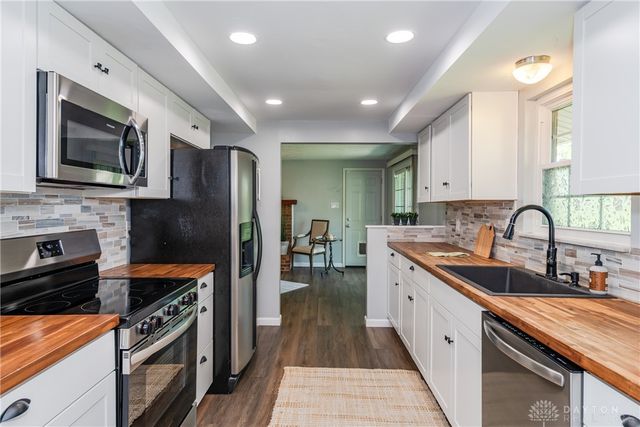 7148 Troy Pike, Huber Heights, OH 45424