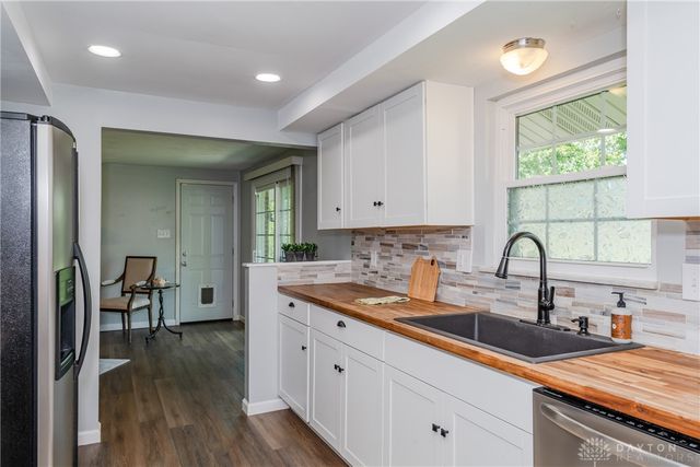7148 Troy Pike, Huber Heights, OH 45424