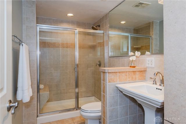 7148 Troy Pike, Huber Heights, OH 45424