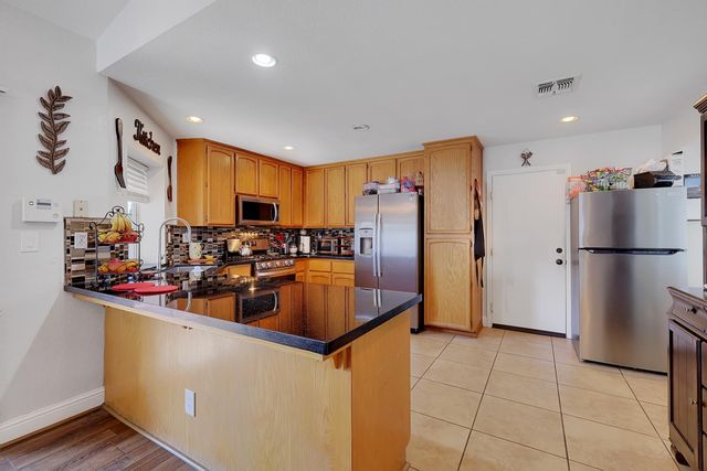 1404 Tradewind Dr, Yuba City, CA 95991