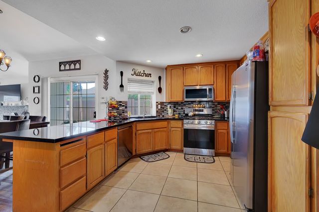 1404 Tradewind Dr, Yuba City, CA 95991