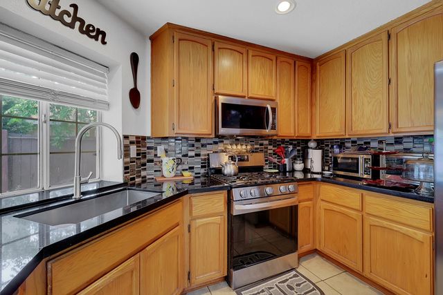 1404 Tradewind Dr, Yuba City, CA 95991