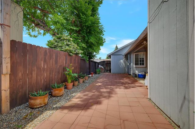 1404 Tradewind Dr, Yuba City, CA 95991
