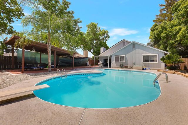 1404 Tradewind Dr, Yuba City, CA 95991