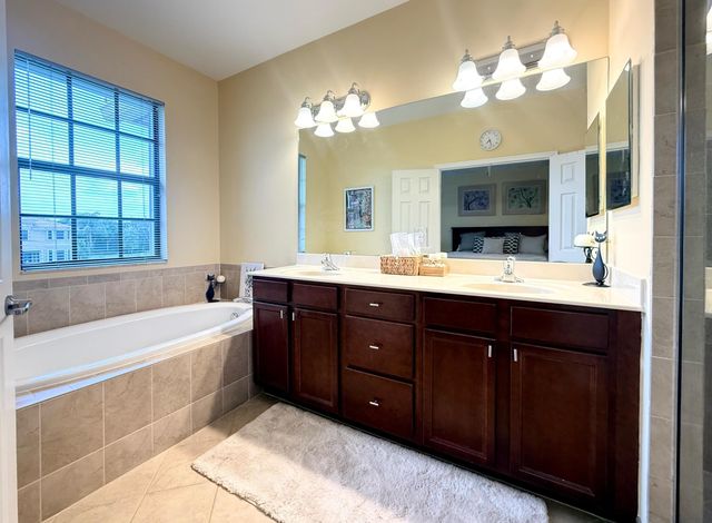 10361 WELLINGTON PARC Drive, Wellington, FL 33449