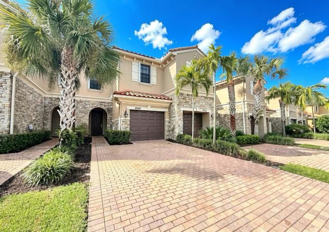 10361 WELLINGTON PARC Drive, Wellington, FL 33449