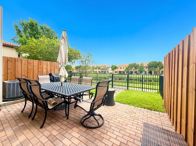 10361 WELLINGTON PARC Drive, Wellington, FL 33449