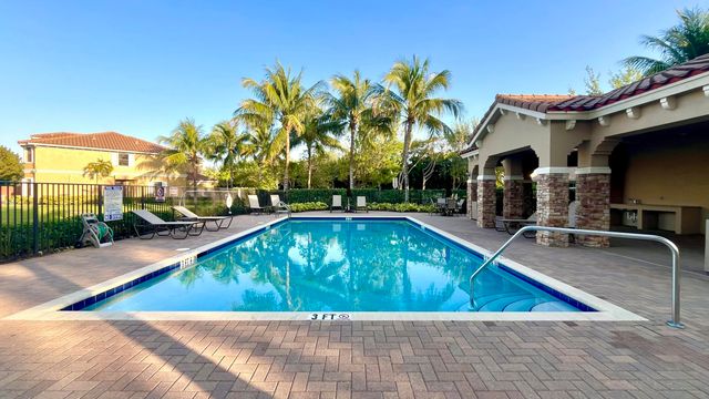 10361 WELLINGTON PARC Drive, Wellington, FL 33449