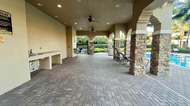 10361 WELLINGTON PARC Drive, Wellington, FL 33449