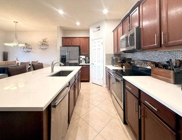 10361 WELLINGTON PARC Drive, Wellington, FL 33449