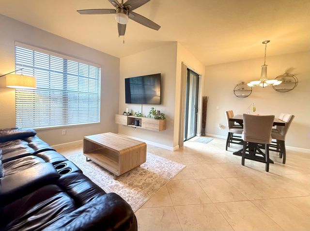 10361 WELLINGTON PARC Drive, Wellington, FL 33449