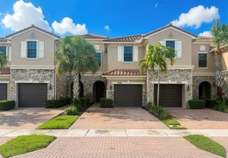 10361 WELLINGTON PARC Drive, Wellington, FL 33449