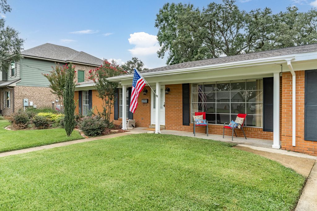 298 NW Briarwood Circle, Fort Walton Beach, FL 32548